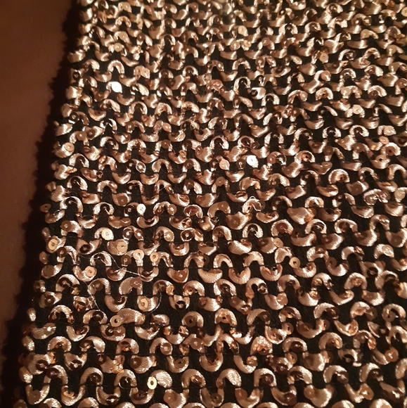 mini skirt - Picture 2 of 4